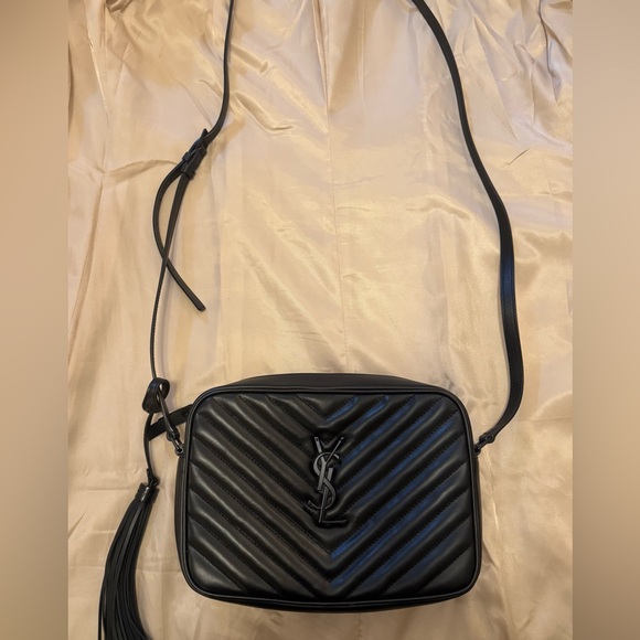 Saint Laurent Lou Camera Bag, worn twice. Bought Dec 23@ authorized SL boutique - Picture 4 of 16